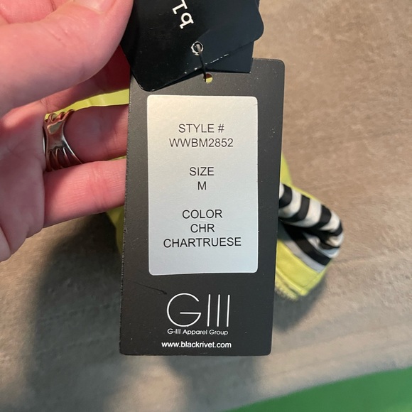 Women’s Black River Chartreuse genuine leather jacket - medium - Picture 3 of 9